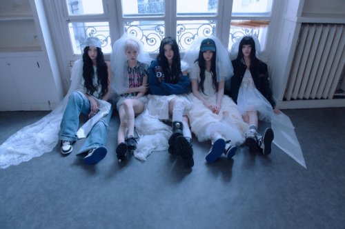 ILLIT、4thミニアルバム「MAMIHLAPINATAPAI」IT'S MEバージョンのコンセプトフォト＆フィルム公開
