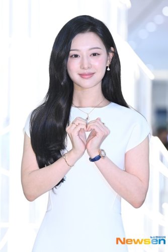 【PHOTO】キム・ジウォン、ブランド「ブルガリ」のイベントに出席（動画あり）