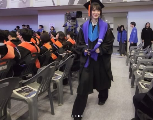 &ldquo;修士号取得&rdquo;ク・ヘソン、学位証明書を初公開！授与式の様子も&hellip;SNSで感謝綴る