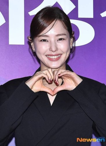 &ldquo;妊娠中&rdquo;イ・ハニ、Netflix「エマ」制作発表会にオンラインで参加へ