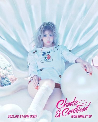 チョン・ソミ、2nd EP「Chaotic ＆ Confused」独特な雰囲気のコンセプトフォト公開