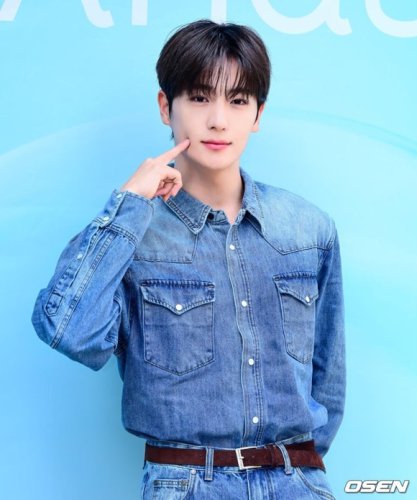 【PHOTO】THE BOYZ ヒョンジェ、ブランド「Anua」のイベントに出席
