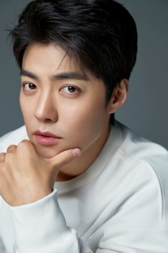 KangNam、ドラマ「スプリング・フィーバー」のOSTに参加！軽快なバンドサウンドと歌声に注目
