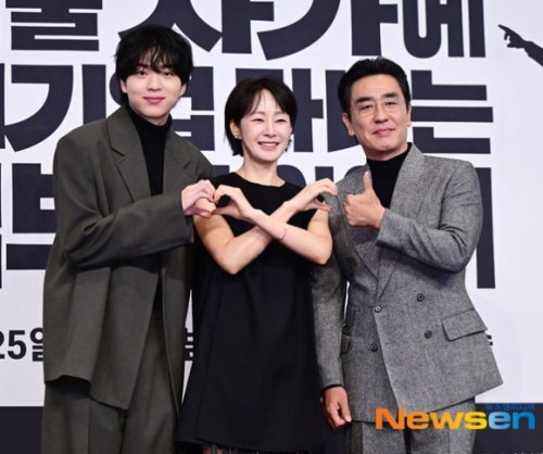【PHOTO】リュ・スンリョン＆ミョン・セビン＆チャ・ガンユンら、新ドラマ「キム部長の物語」制作発表会に出席