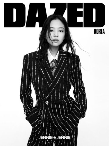 BLACKPINK ジェニー、セクシーなスタイリングで雰囲気を圧倒！「シャネル」とのグラビア公開