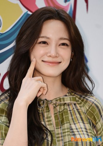 【PHOTO】キム・セジョン＆fromis_9メンバーら、ブランド「LONGCHAMP」のイベントに出席