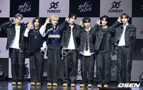 【PHOTO】「ボイプラ2」出演の4人が所属！新人グループTUNEXX、デビューショーケースを開催