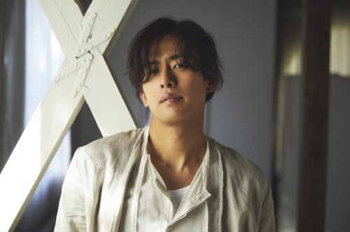 歌手K、20周年を記念したライブツアーを開催中！素直な想いを語る「恩返しをする1年にしたい」