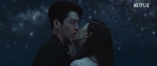 キム・ウビン＆ペ・スジが大胆キス！？Netflix「魔法のランプにお願い」予告編公開