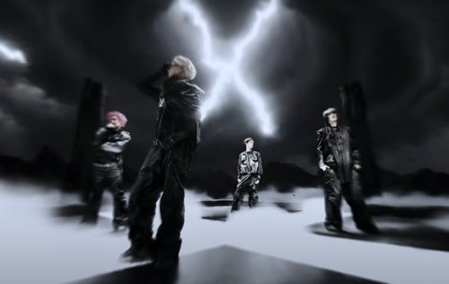 AxMxP、ダブルタイトル曲「PASS」MV公開&hellip;激しく強烈な雰囲気