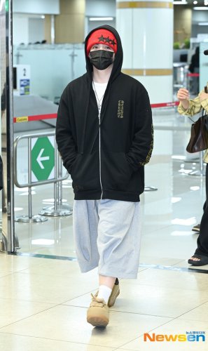 【PHOTO】SEVENTEEN、東京ドームでのファンミーティングを終えて韓国に到着