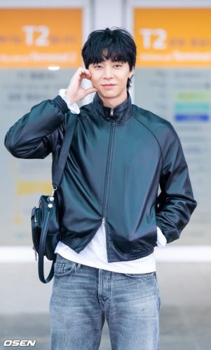 【PHOTO】NCT ジャニー、ファッションウィークに出席するためフランスへ出国