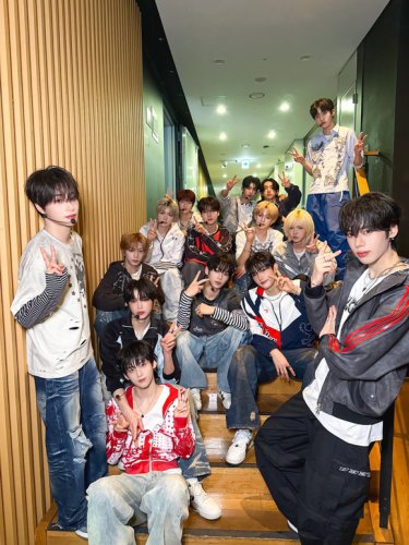 idntt「M COUNTDOWN」パフォーマンス中にステージの一部が陥没&hellip;Mnetが謝罪