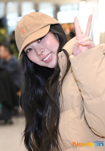 【PHOTO】MEOVV ナリン、海外スケジュールを終えて韓国に到着