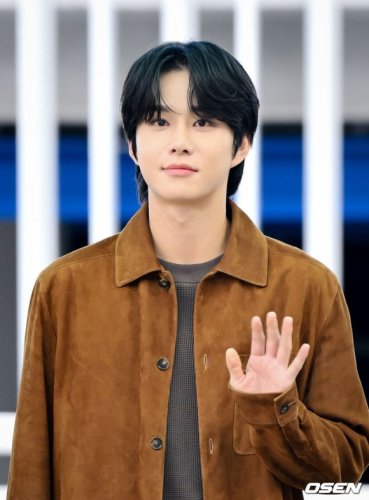 【PHOTO】NCT ジョンウ、ファッションショーのためイタリアへ出国