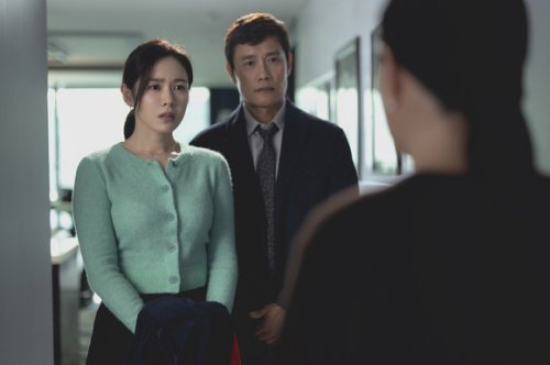 イ・ビョンホン＆ソン・イェジン主演の映画「しあわせな選択」2026年3月6日より日本公開！場面写真が解禁