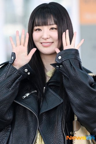 【PHOTO】Red Velvet スルギ、ファッションウィークに出席するためフランスへ出国