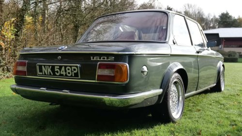 BMW Manual Tahun 1975 Ini Konversi EV yang Dilakukan dengan Benar