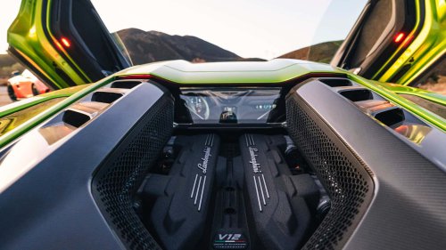 Lamborghini Tetap Pertahankan Mesin Bensin untuk Jangka Panjang