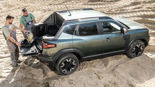 Truk Dacia Ini Memiliki Tempat Tidur Kecil yang Lucu