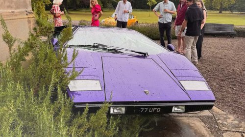 Misteri Lamborghini Countach 'Berhantu' di Kastil Skotlandia