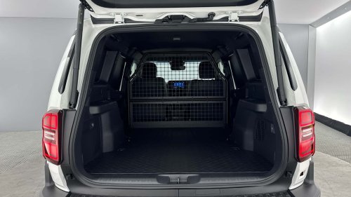 Toyota Mengubah Land Cruiser Menjadi Sebuah Van