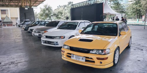 Modifikasi Mobil Sedan Tua: Ide Keren untuk Tampilan dan Performa