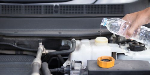 Tips Memilih Air Radiator Mobil yang Tepat untuk Performa Optimal