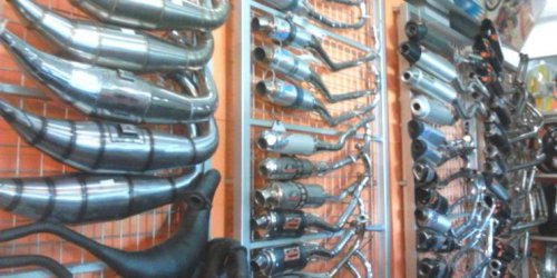 Jangan Sampai Tertipu: Begini Cara Mengenali Sparepart Motor Asli, Cek Kode dan Nomor Seri Sparepart Motor, Bedakan dari Kemasan: Hologram dan Kualitas Kardus Jadi Kuncinya, Sparepart Motor Asli Pasti Bergaransi Resmi, Ketahui Spesifikasi dan Fisik Sparepart Sebelum Membeli, Jangan Tertipu Harga! Ini Patokan Harga Sparepart Asli, Hanya Beli dari Website Resmi atau Marketplace Terpercaya, Kenali Toko dan Penjual Resmi Sparepart Motor, Hindari Risiko! Bahaya Memakai Sparepart Motor Palsu, Tips Praktis Memeriksa Keaslian Sparepart Motor Sebelum Bayar, Awas Kena Tipu! Cara Mudah Bedakan Sparepart Palsu Biar Gak Boncos