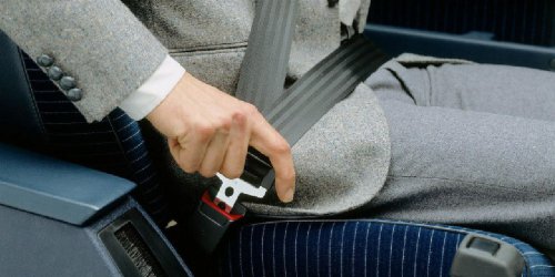 Cegah Cedera Fatal! Ini Cara Pakai Sabuk Pengaman yang Tepat