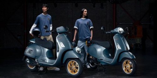 Warna Blu Officina 8 yang Ikonik, Desain Detail yang Memikat, Aksesori Eksklusif Vespa Officina 8, Vespa Primavera, Vespa GTV Officina 8, Beda dari Vespa Lain, Officina 8 Hadir dengan Detail Klasik dan Fitur Premium