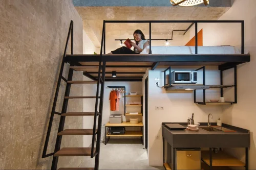 Arti Staycation, Trend Staycation di Indonesia, Manfaat Staycation, Rekomendasi Aktivitas saat Staycation, Staycation Nyaman di Karawaci, Staycation: Inilah Arti &amp; Manfaatnya!