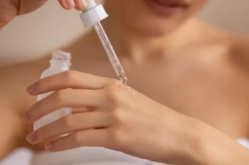 Penting, Ini 7 Manfaat Serum Wajah bagi Kesehatan Kulit!