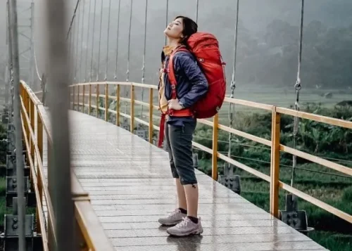 Top 10+ Inspirasi Outfit ke Gunung, Cocok Buat Liburan