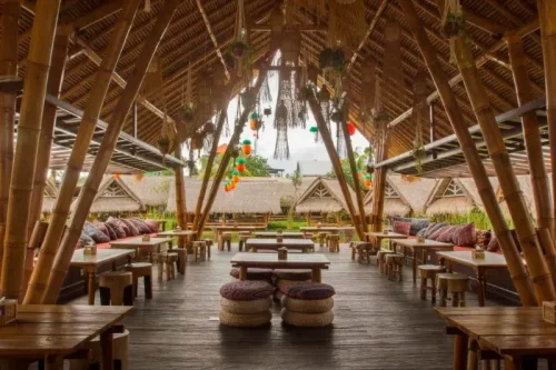 Top 15+ Tempat Makan Siang di Bali, Paling Enak dan Recommended