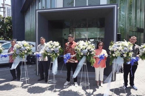 Grand Opening Geely Resmikan Diler Pertama di Surabaya &ndash; PERLUAS JARINGAN KE JATIM