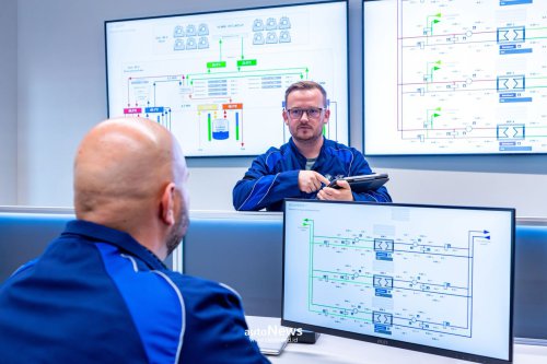 Energy Centre BMW Bangun Jantung Energi Pabrik Baterai &ndash;  TANPA GAS FOSIL