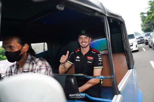 Road to MotoGP Mandalika 2025 Riders VR46 Racing Team &ndash; KELILING JAKARTA NAIK BAJAJ DAN MRT