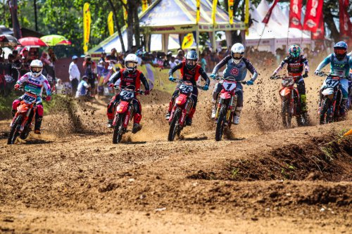 Kejurnas Motocross Drama di Race 2, Ducati MX Team Indonesia Tetap Panen Poin Penting