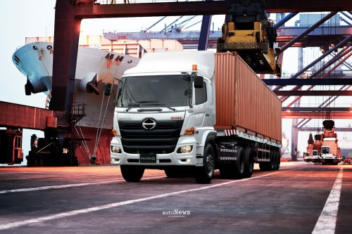 Commercial Vehicle Penjualan 20.517 Unit &ndash; HINO PIMPIN PASAR TRUK MEDIUM DUTY 2025