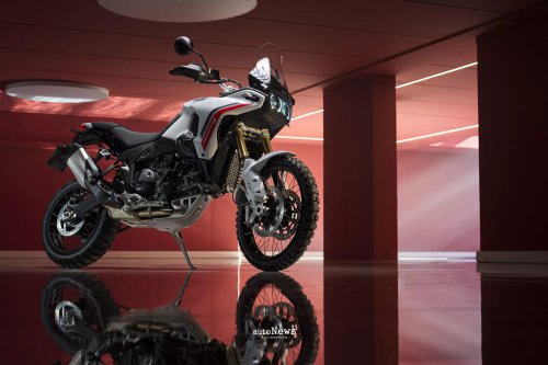 Adventure Bike Ducati DesertX 2026 Resmi Meluncur &ndash; MESIN V2 BARU, MAKIN SIAP OFF-ROAD
