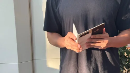 Numpang Lewat, Tecno Bakal Pamer Tri Fold Baru Juli Ini!