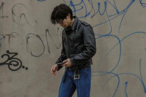 1. Mengenal outfit &ldquo;starboy&rdquo;, 2. Ciri khas tampilan outfit "starboy", 3. Padu-padan outfit "starboy" a la Jacob Elordi, 4. Padu-padan outfit "starboy" a la Jungkook, 5. Adaptasi outfit "starboy" untuk cewek, Gaya Edgy Outfit &lsquo;Starboy&rsquo;, Tiru untuk Tampil Keren!