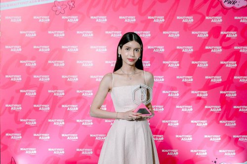 Top 5+ Outfit Terbaik di Red Carpet Popbela Beauty Awards 2025