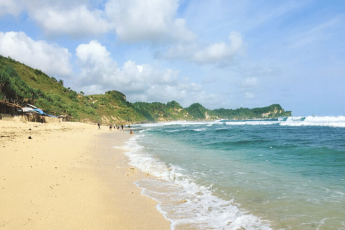 Pesona Pantai Nampu, Hidden Gem di Wonogiri yang Wajib Dikunjungi