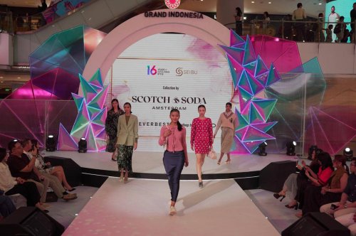 SEIBU Hadirkan Fashion Show Merayakan Grand Indonesia 16th Anniversary