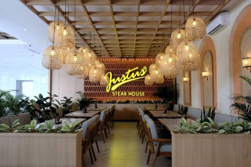 Nyamannya Menyantap Steak Premium Bersama Keluarga di Justus Steakhouse Lebak Bulus