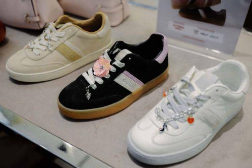GUESS Luncurkan Koleksi Sepatu Terbaru yang Cocok untuk Para Gen Z