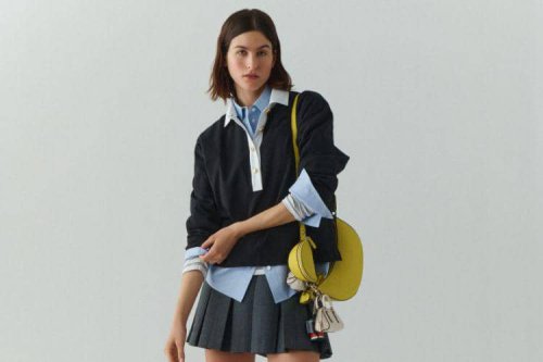 1. Menggunakan palet warna catchy nan lembut, 2. Hadirkan tas dalam 3 kategori utama, 3. Pakaian yang youthful, edgy dan modern, 4. Footwear dengan detail hardware yang ikonik, 5. Elevated, versatile, dan feminin pada koleksi perhiasan, Kate Spade New York Hadirkan Fall/Holiday 2025 yang Feminin &amp; Timeless
