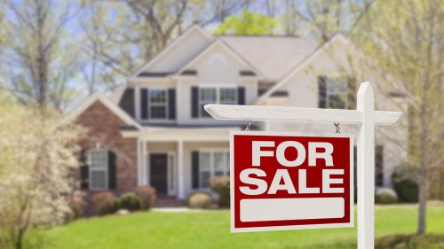 When's the right time to buy a house? Ask yourself these questions first, personal finance expert says